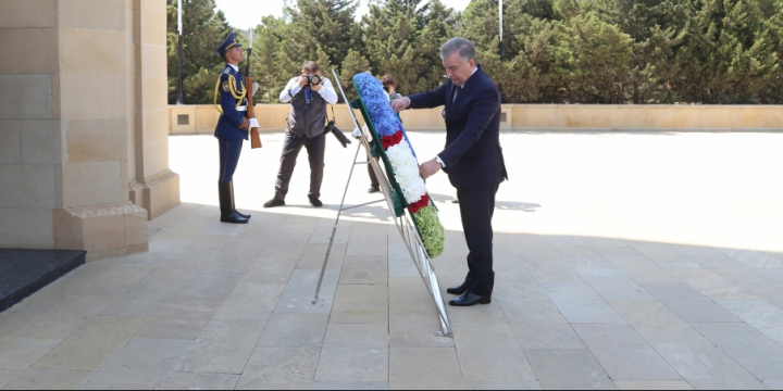 President of Uzbekistan Shavkat Mirziyoyev pays respect to Azerbaijani martyrs