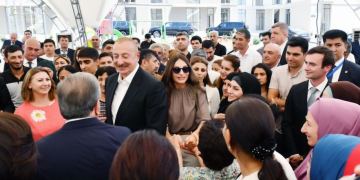 Presidents of Azerbaijan and Uzbekistan and their wives met with residents of new residential complex in Fuzuli