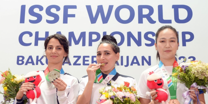 Bakıdakı dünya çempionatında medal qazanan Azərbaycan atıcıları mükafatlandırılıblar