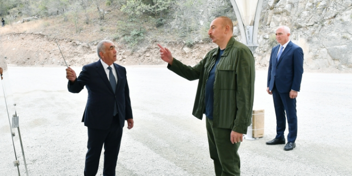 President Ilham Aliyev viewed works carried out in 38-76 kilometer section of Kalbajar-Lachin highway