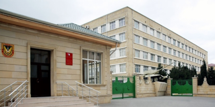 Müdafiə Nazirliyi müddətdən artıq həqiqi hərbi xidmət keçmək istəyənlərin qəbulunu elan edir