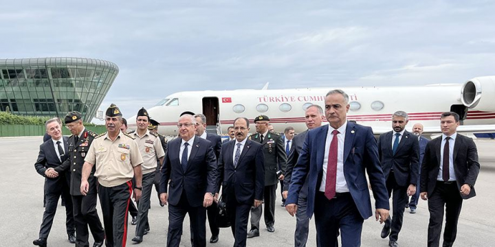 Türkiyənin milli müdafiə naziri Bakıya gəlib
