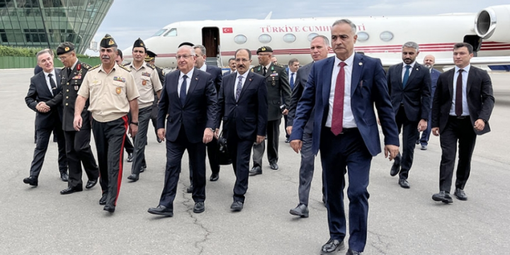 Turkish Minister of National Defense arrives in Baku for official visit