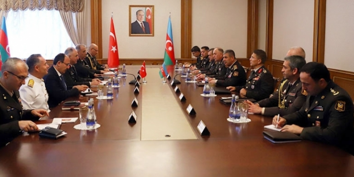 Azerbaijan’s defense minister meets with Chief of General Staff of Turkish Armed Forces