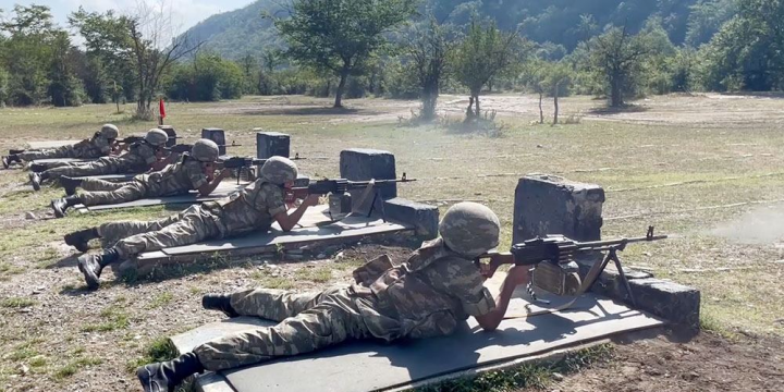 Kursantların düşərgə toplanışı davam edir