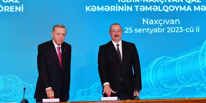 Prezident İlham Əliyev və Rəcəb Tayyib Ərdoğan İğdır-Naxçıvan qaz kəmərinin təməlqoyma mərasimində iştirak ediblər