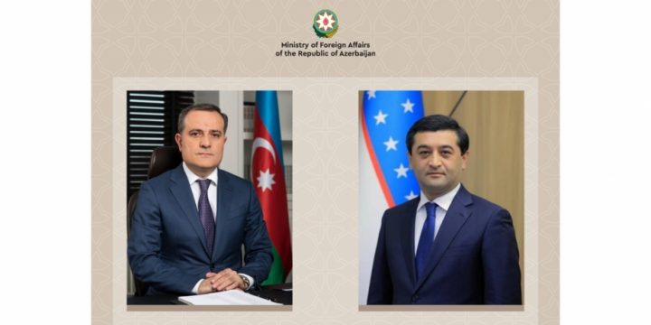 Nazir Ceyhun Bayramov özbəkistanlı həmkarına başsağlığı verib