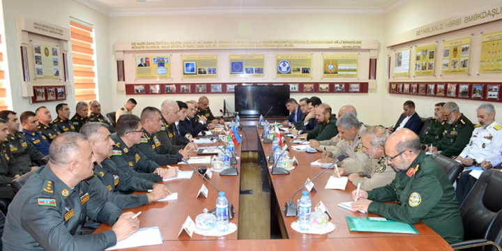 Azerbaijan, Iran discuss military cooperation