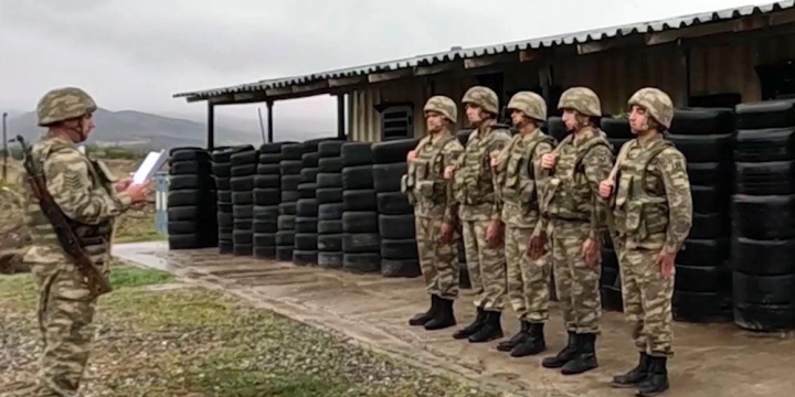 Müdafiə Nazirliyi döyüş növbətçiliyi və təminat barədə görüntülər yayıb