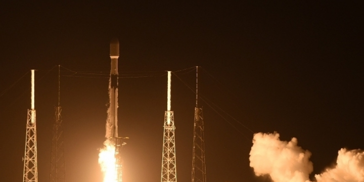 SpaceX launches 21 new Starlink satellites on Falcon 9 rocket