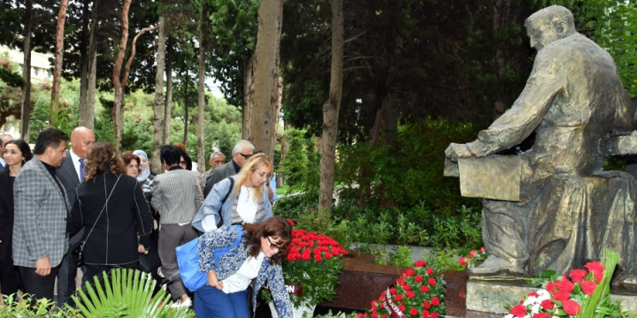 Görkəmli bəstəkar Arif Məlikovun doğum günündə Fəxri xiyabanda məzarı ziyarət olunub