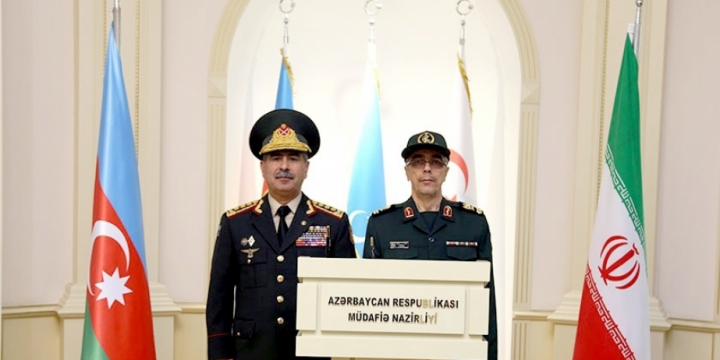 Azerbaijan’s Defense Minister, Chief of General Staff of Armed Forces of Iran hold phone talk