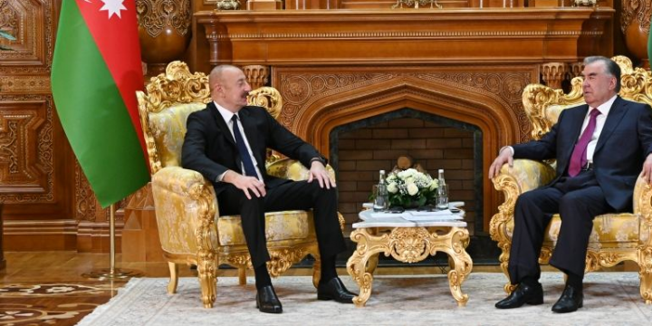 Düşənbədə Azərbaycan Prezidenti İlham Əliyevin Tacikistan Prezidenti Emoməli Rəhmon ilə təkbətək görüşü olub