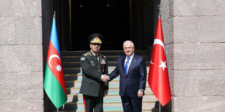 Türkiye’s National Defense Minister congratulates Azerbaijani Defense Minister