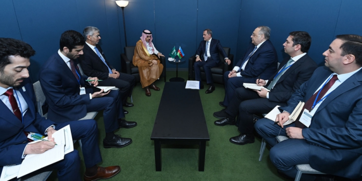 Azerbaijani FM meets with his Saudi counterpart