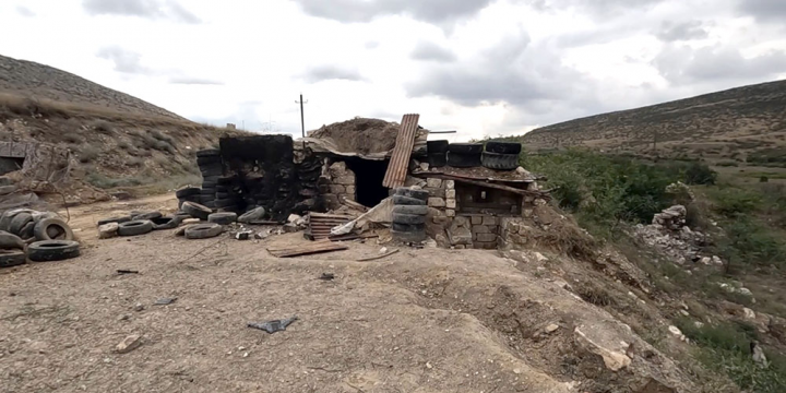 Tərtərin Canyataq yaşayış məntəqəsinin yaxınlığında tərk edilmiş döyüş mövqeyi