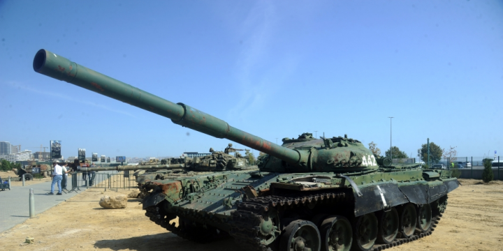 Albert Aqarunovun vurduğu erməni tankı Bakıdakı Hərbi Qənimətlər Parkında nümayiş olunur