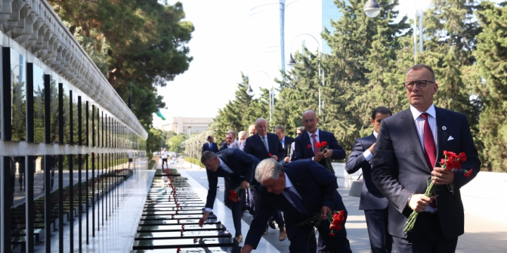 Speaker of Slovak National Council visits Alley of Martyrs