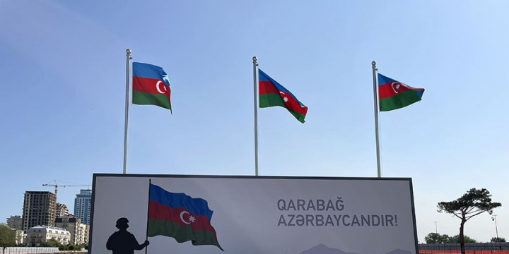 Müdafiə Nazirliyinin rəhbər heyəti inşası davam etdirilən Zəfər parkında olub