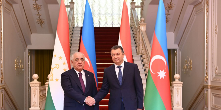 Əli Əsədov Tacikistanın Baş naziri ilə görüşüb