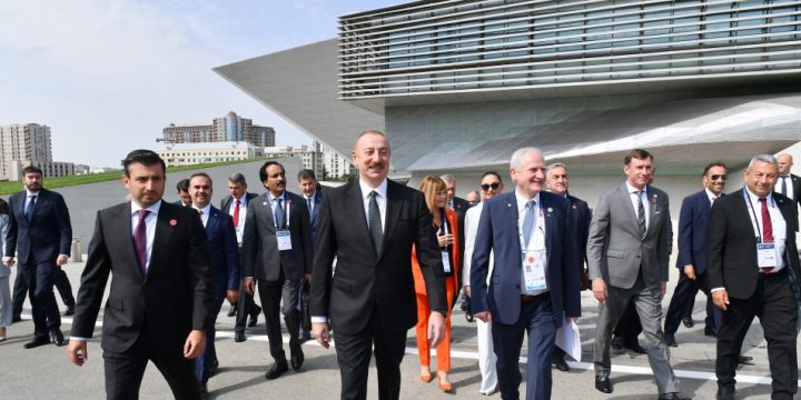 Prezident İlham Əliyev və Birinci xanım Mehriban Əliyeva sərginin açılışında iştirak ediblər