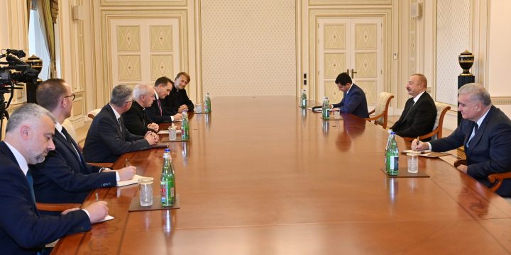 Prezident İlham Əliyev Anqlikan Kilsəsinin dini rəhbərini qəbul edib 