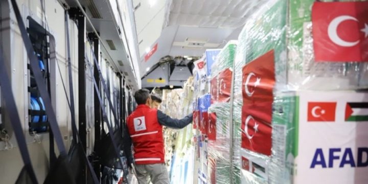 Türkiyə Qəzzaya humanitar yardım göndərib