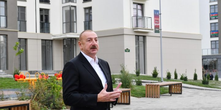 Prezident İlham Əliyev Füzulidə sakinlərlə görüşdə şəhidlərimizə ehtiramını bir daha ifadə edib