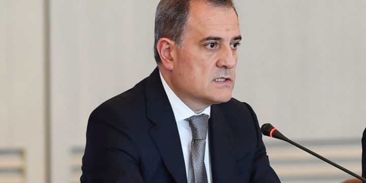 Ceyhun Bayramov BƏƏ-li həmkarı ilə İsrail-Fələstin münaqişə zonasında baş verən son hadisələri müzakirə edib