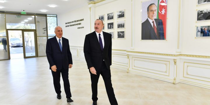 Prezident İlham Əliyev Mehdi Hüseynzadə adına Sumqayıt şəhər stadionunda yaradılan şəraitlə tanış olub
