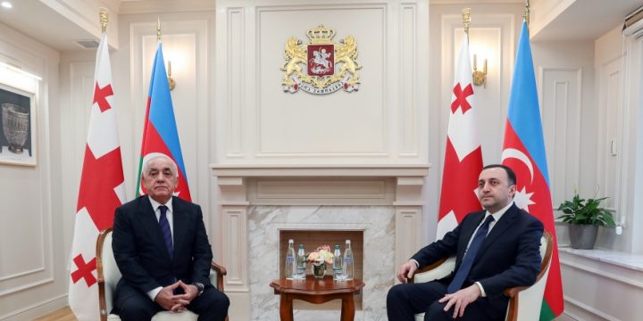 Baş nazir Əli Əsədov Tbilisidə Gürcüstanın Baş naziri İrakli Qaribaşvili ilə görüşüb