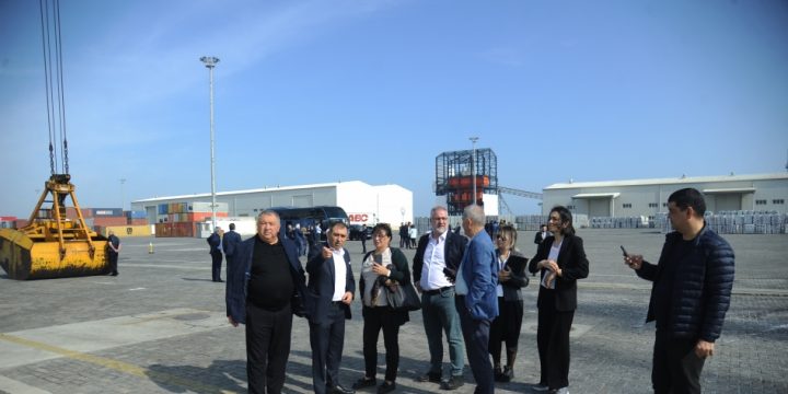 Bakıda keçirilən beynəlxalq tədbirin iştirakçıları Bakı Limanına səfər ediblər