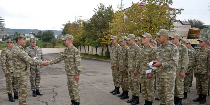 Xidmət müddəti başa çatan bir qrup hərbi qulluqçu tərxis olunub