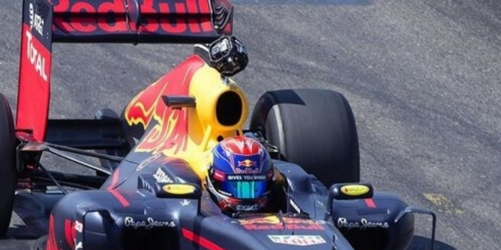 Max Verstappen wins Qatar Grand Prix