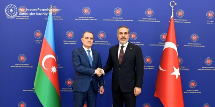 Azerbaijani, Turkish FMs meet in Jeddah