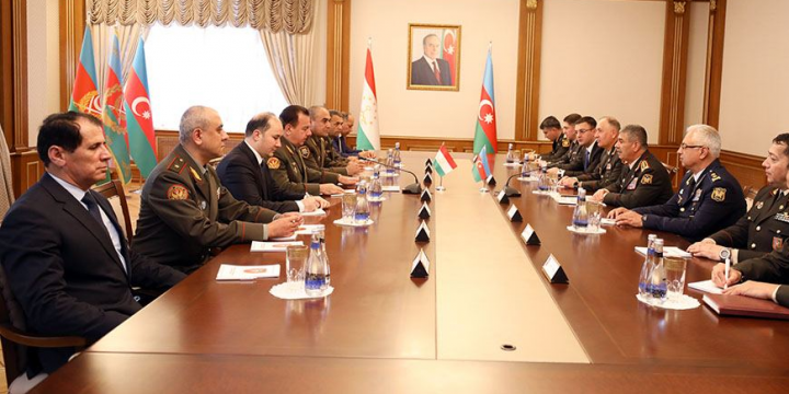 Azərbaycanla Tacikistan arasında hərbi əməkdaşlıq müzakirə edilib
