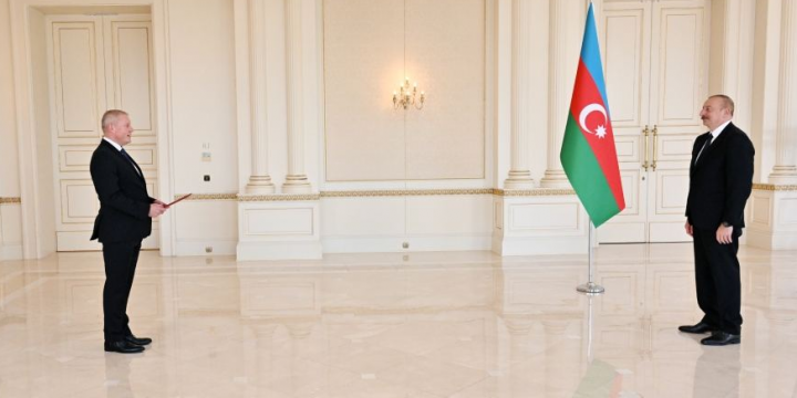 Prezident İlham Əliyev Latviyanın Azərbaycanda yeni təyin olunmuş səfirinin etimadnaməsini qəbul edib 