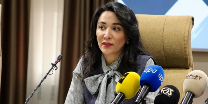 Ombudsman: Ermənistan hərbçiləri tərəfindən uşaqlara hərbi geyimlər və silahlar verilib