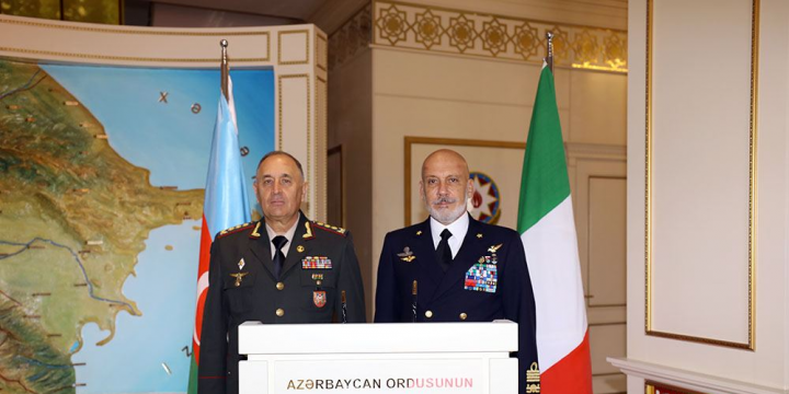 İtaliyalı admiral ölkəmizə gəldi – Azərbaycan Ordusunun Baş Qərargahında təntənəli qarşılama mərasimi keçirilib