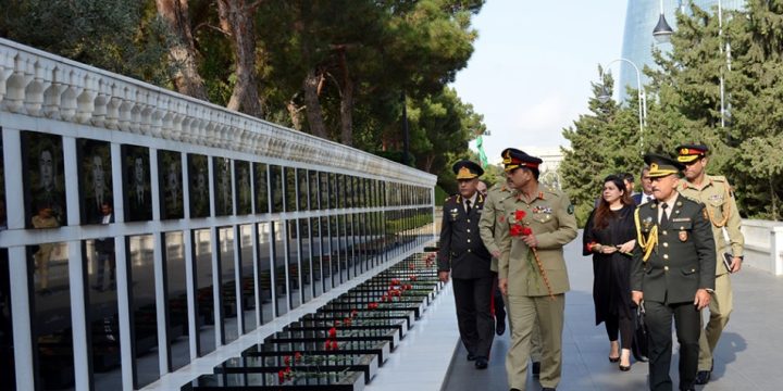 Azerbaijan, Pakistan discuss military cooperation