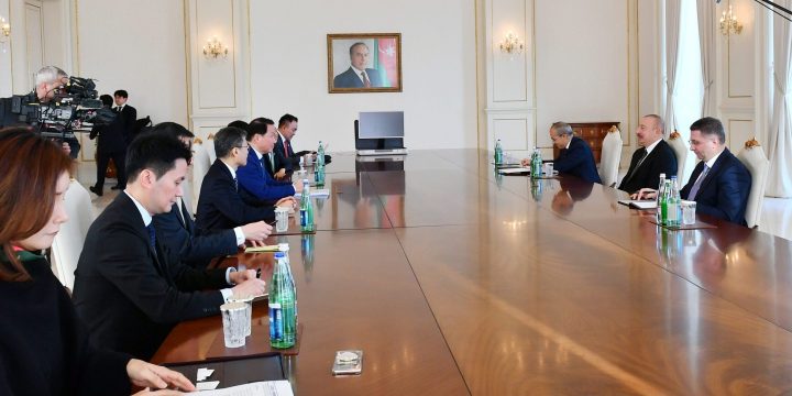 Prezident İlham Əliyev Koreya Respublikasının Ticarət və Sənaye Palatası sədrinin başçılıq etdiyi nümayəndə heyətini qəbul edib