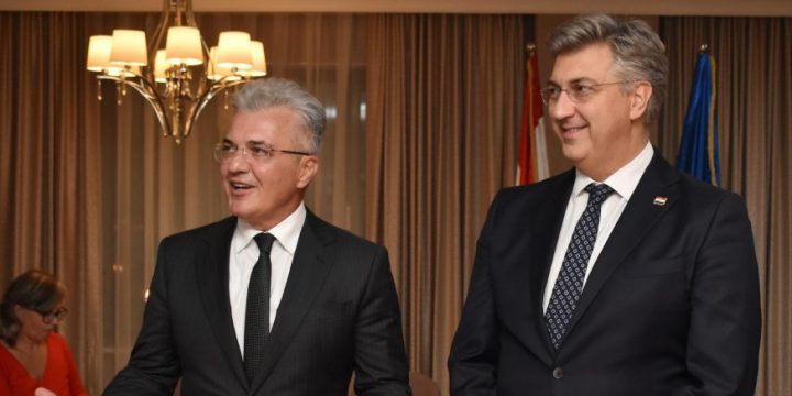 Prime Minister Andrej Plenković met with Croatian citizens living in Azerbaijan