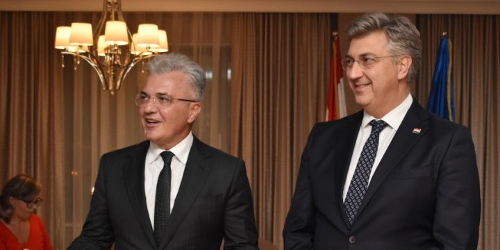 Baş nazir Andrey Plenkoviç Azərbaycanda yaşayan Xorvatiya vətəndaşları ilə görüşüb