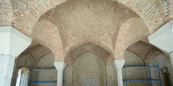 Şuşada Heydər Əliyev Fondu tərəfindən Mamayı məscidində aparılan bərpa işləri ilə tanışlıq