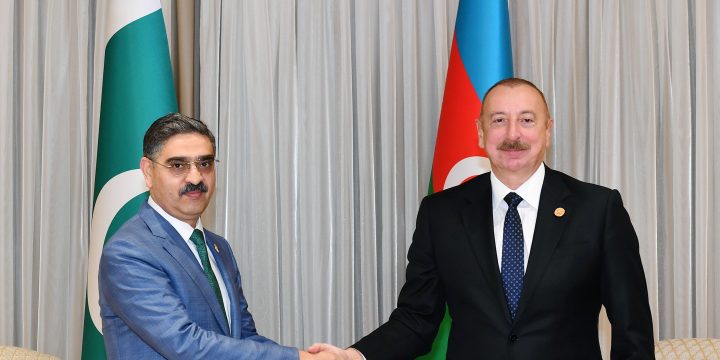 Azərbaycan Prezidenti İlham Əliyevin Daşkənddə Pakistanın Keçid Hökumətinin Baş naziri ilə görüşü olub