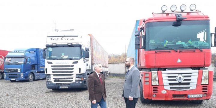 Azərbaycanın göndərdiyi növbəti humanitar yardım Ukraynaya təhvil verilib