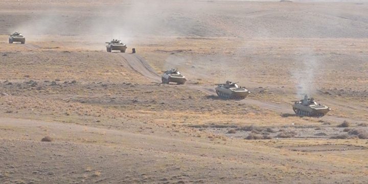 Əlahiddə Ümumqoşun Orduda kompüter dəstəkli komanda-qərargah təlimi keçirilib