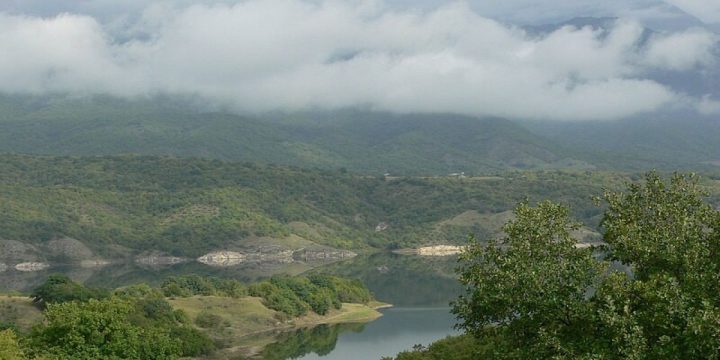 Əli Əsədov Sərsəng və Suqovuşan su anbarları ilə bağlı qərar imzalayıb