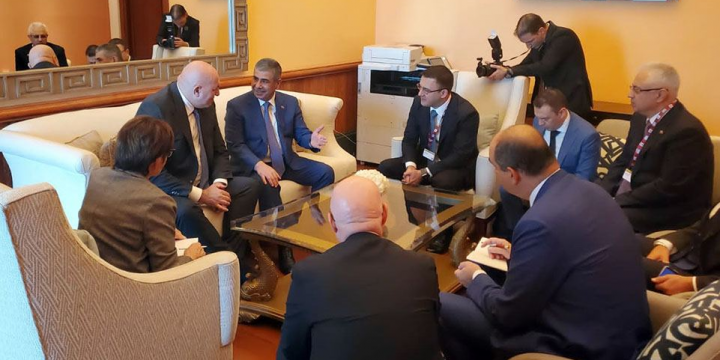 Müdafiə naziri italiyalı həmkarı ilə görüşüb