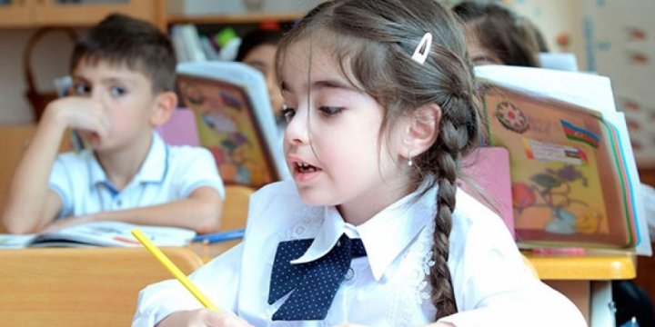 Sabahdan məktəbəhazırlıq qrupları və 1-ci siniflərin elektron yerdəyişməsi prosesinə başlanılır